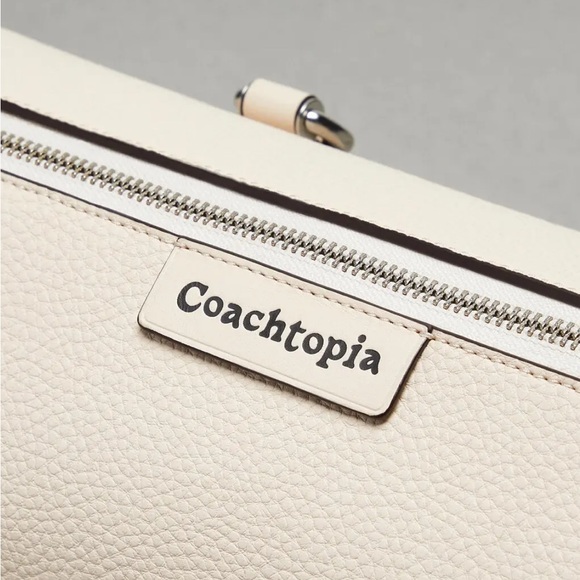 Coachtopia Barrel Bag - Picture 4 of 6